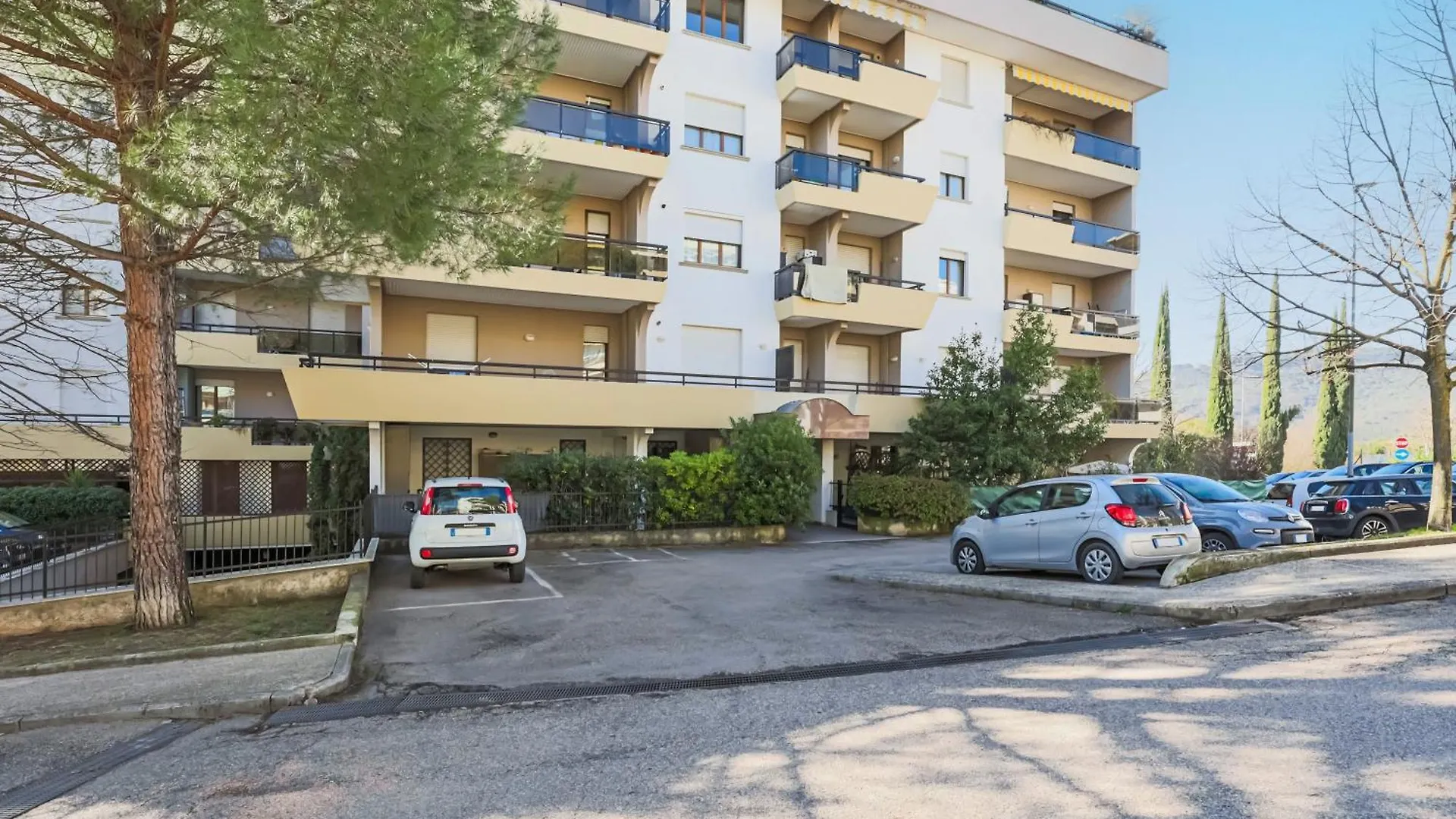Comfortable Apartment With Parking & Terrace Perugia